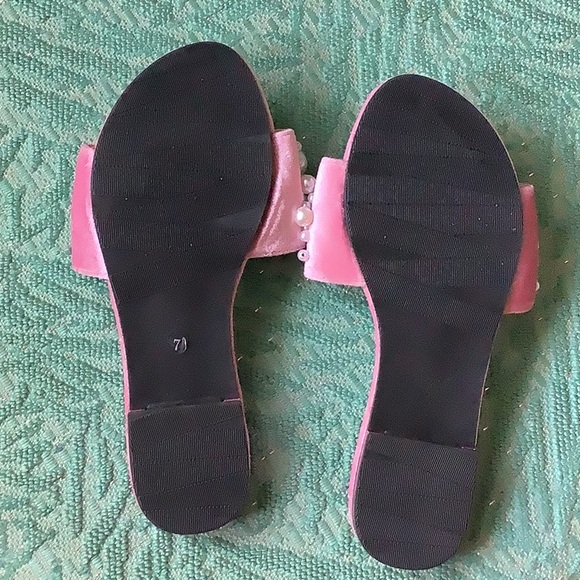 🥿🌸Ladies Pink Pearl Flats 🌸🥿 - Picture 5 of 6